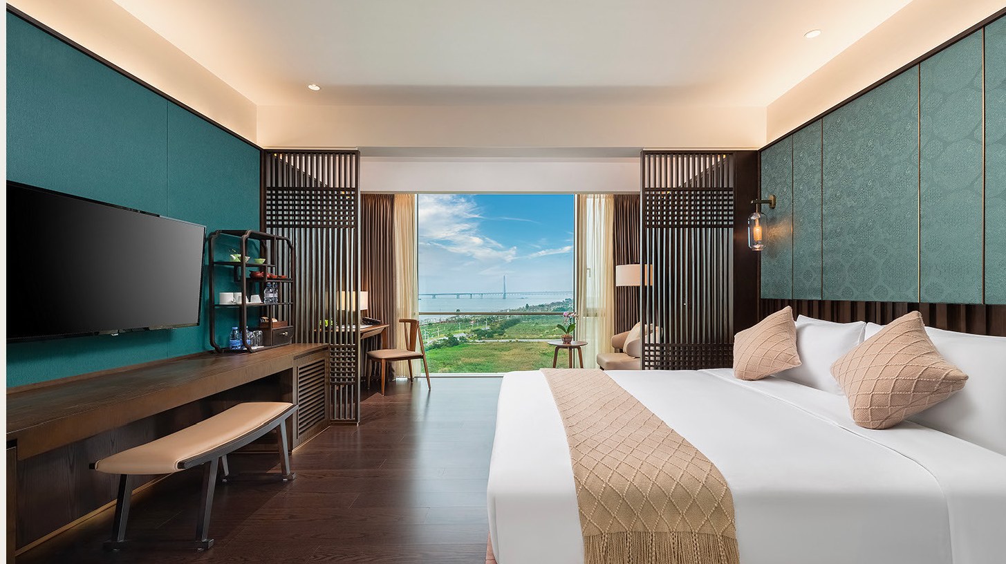 Serensia Premier sea-view suite at Serensia Woods