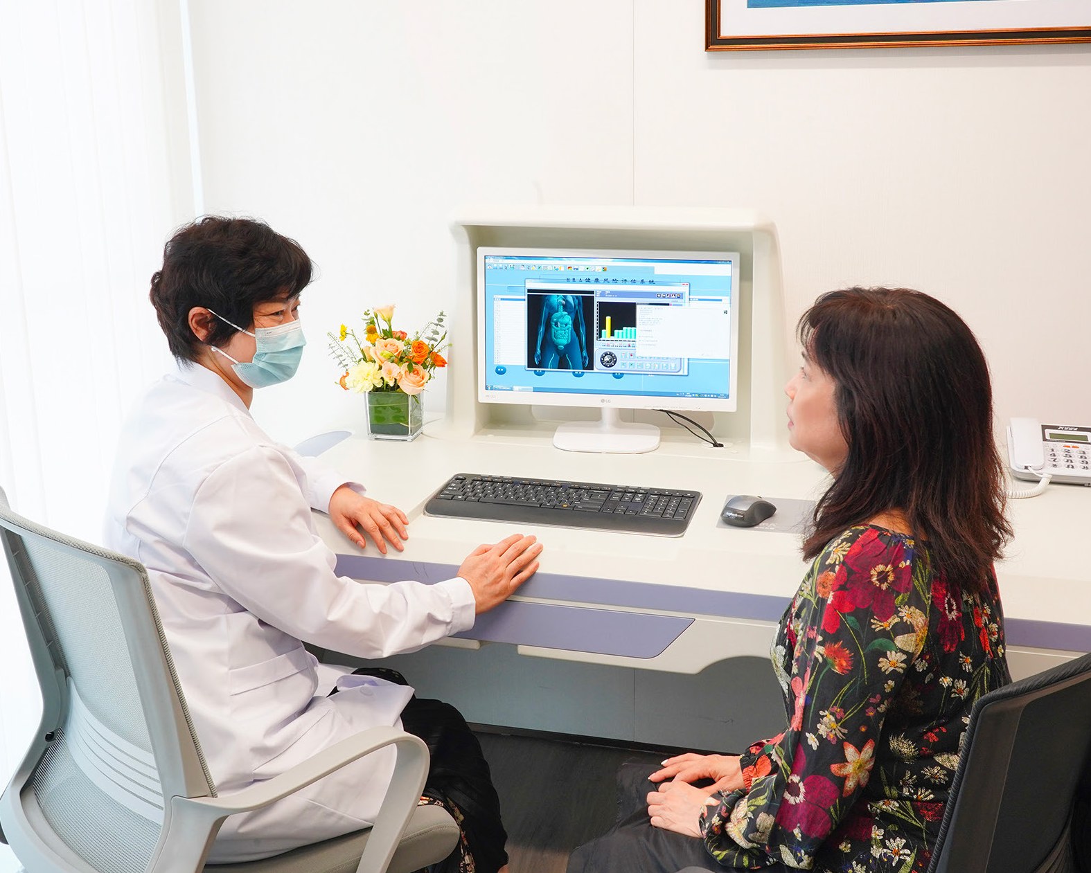 Expert-led wellness consultation at Serensia Woods